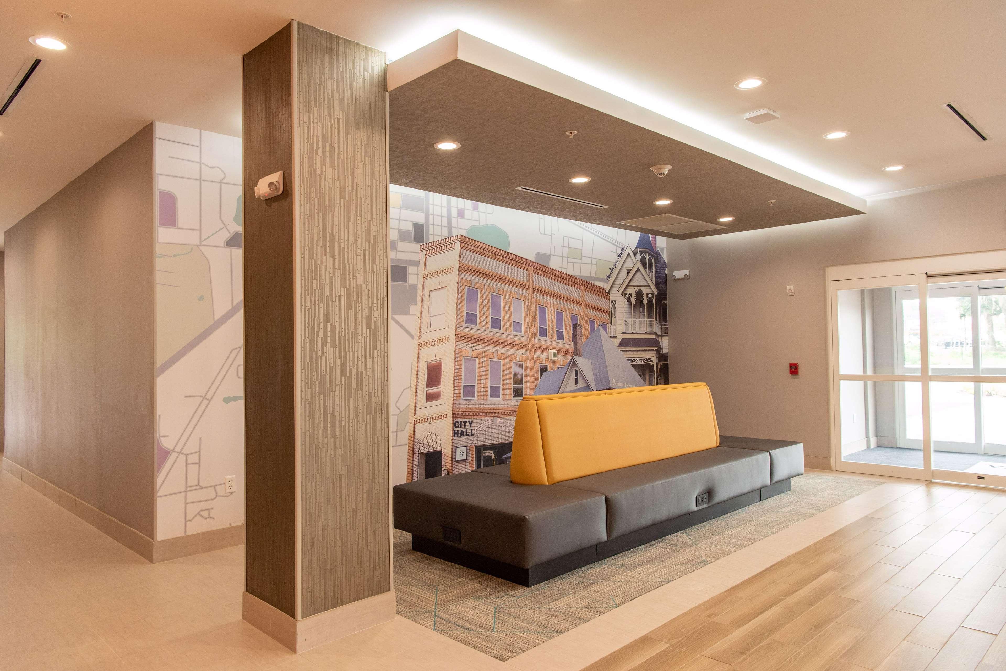 La Quinta Inn & Suites By Wyndham Lake City Extérieur photo